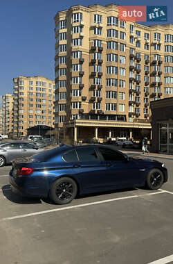 Седан BMW 5 Series 2012 в 