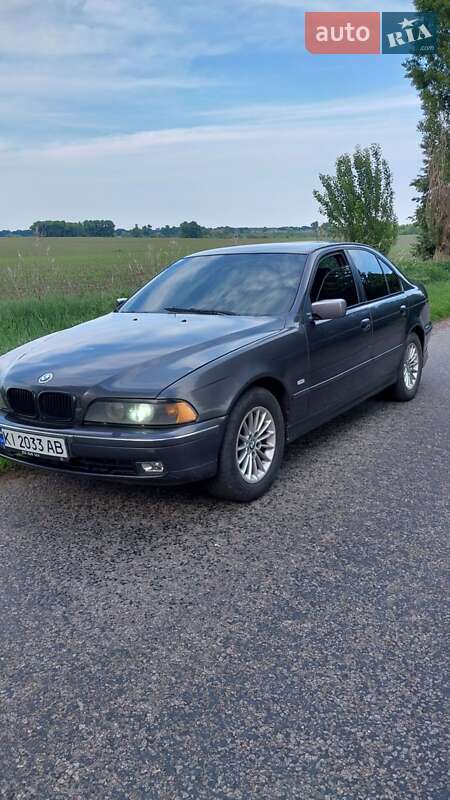 Седан BMW 5 Series 1996 в Барышевке