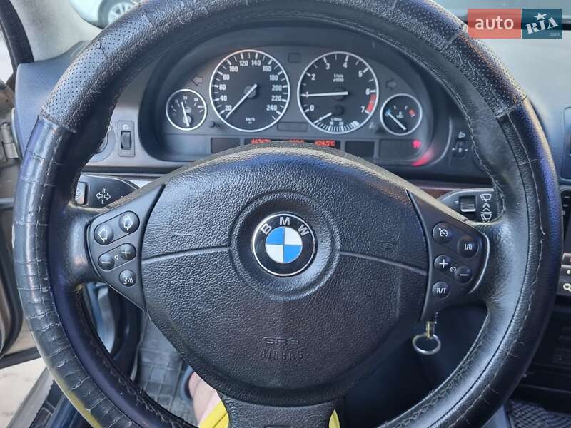 Седан BMW 5 Series 2000 в Одессе