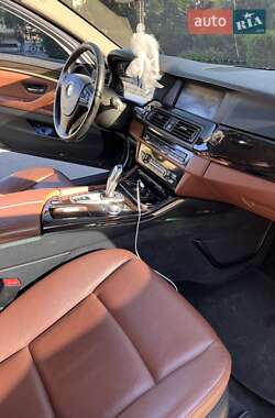 Седан BMW 5 Series 2012 в 