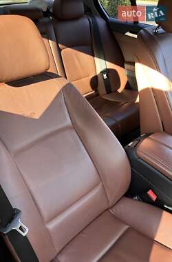 Седан BMW 5 Series 2012 в 