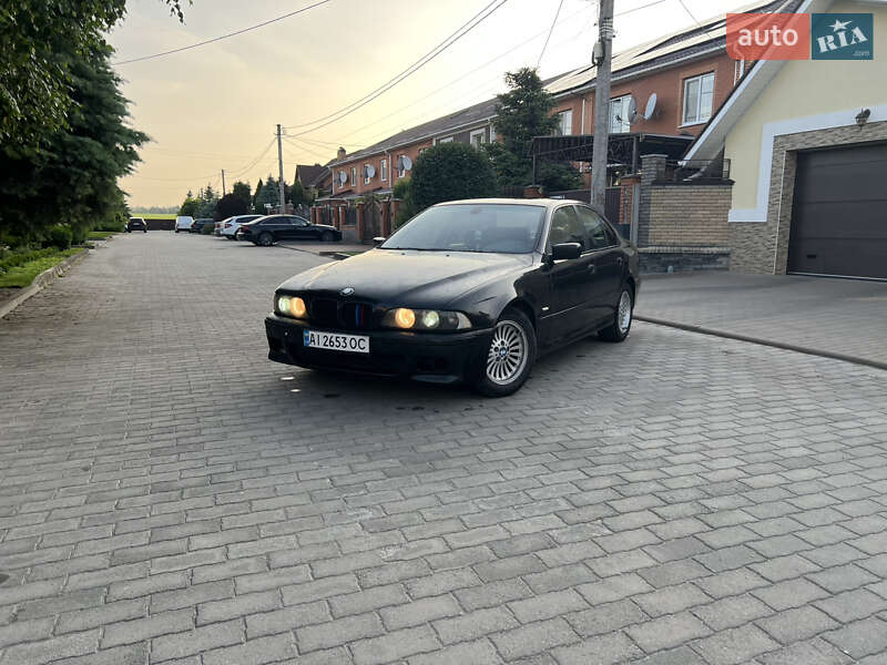 Седан BMW 5 Series 2000 в 