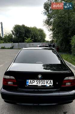 Седан BMW 5 Series 2001 в 