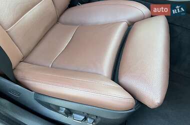 Седан BMW 5 Series 2012 в 
