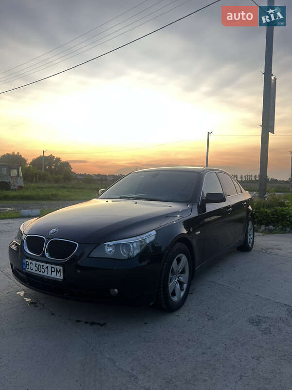 Седан BMW 5 Series 2004 в Жидачове
