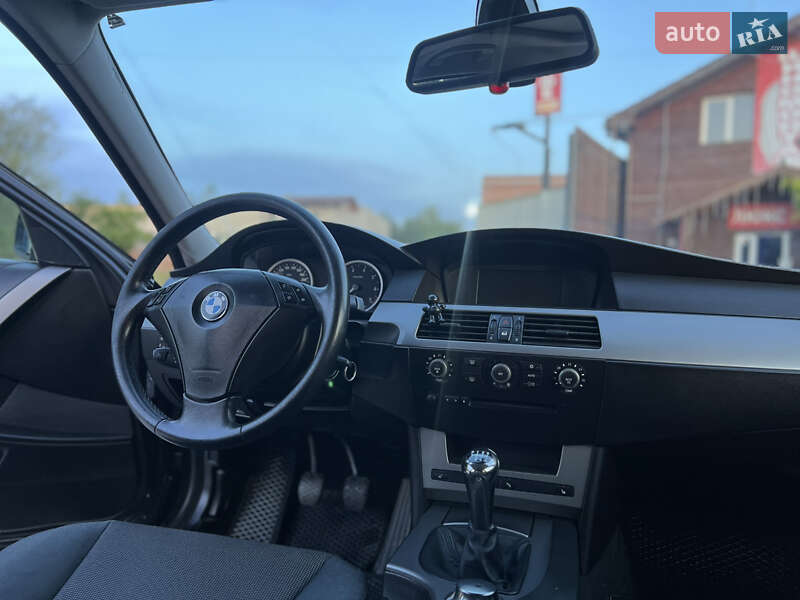 Седан BMW 5 Series 2004 в Жидачове