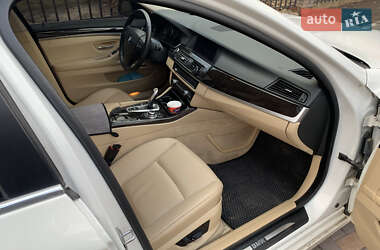 Седан BMW 5 Series 2012 в 
