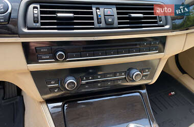 Седан BMW 5 Series 2013 в 