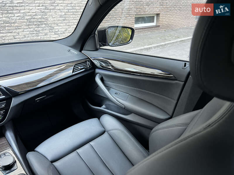 Седан BMW 5 Series 2018 в Дніпрі