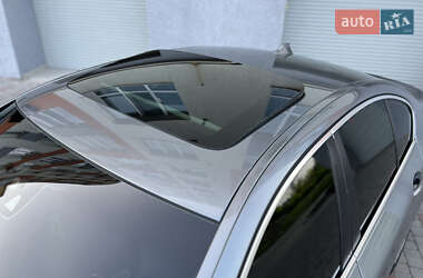 Седан BMW 5 Series 2012 в 