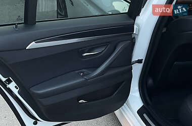 Седан BMW 5 Series 2012 в 