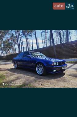 Седан BMW 5 Series 1989 в Обухове