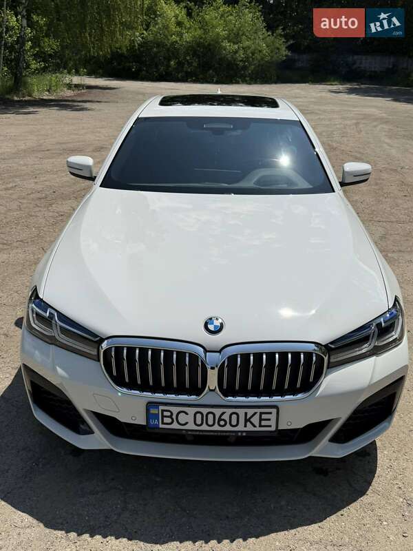 Седан BMW 5 Series 2023 в Новояворівську