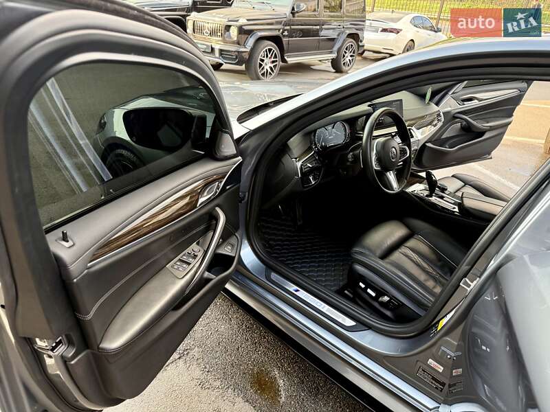 Седан BMW 5 Series 2017 в Киеве