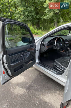 Седан BMW 5 Series 2002 в 