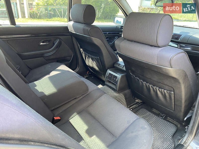 Седан BMW 5 Series 2002 в Тернополе