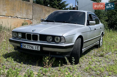 Седан BMW 5 Series 1990 в Рівному