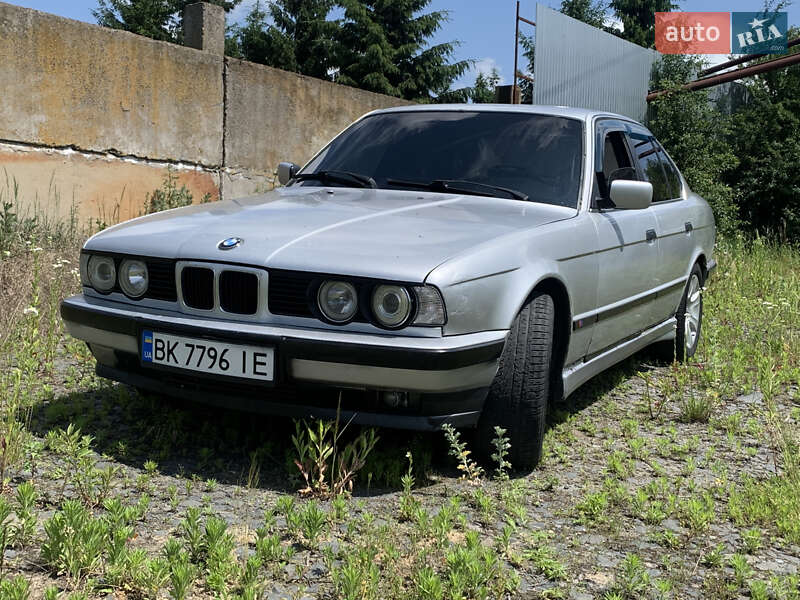 Седан BMW 5 Series 1990 в 