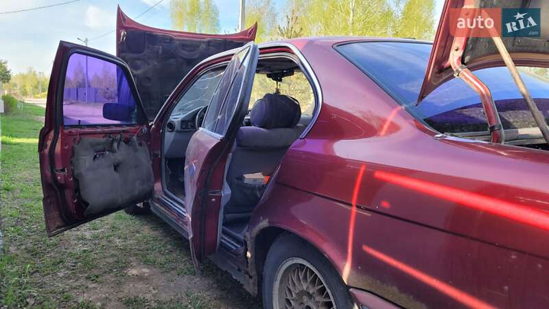 Седан BMW 5 Series 1994 в Броварах