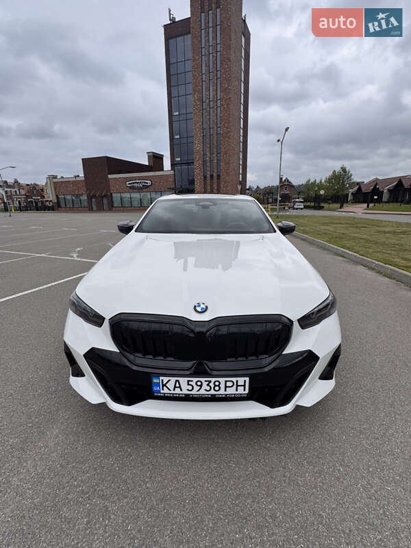 Седан BMW 5 Series 2024 в Києві