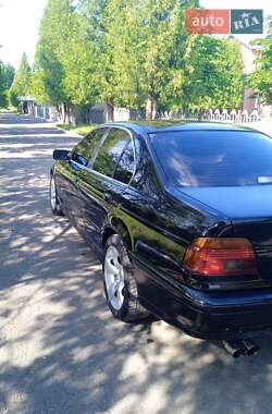 Седан BMW 5 Series 2000 в 