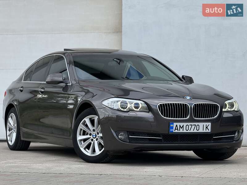 Седан BMW 5 Series 2011 в 