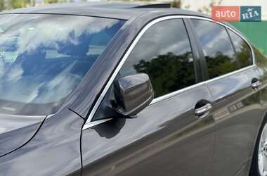 Седан BMW 5 Series 2011 в 