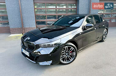 Седан BMW 5 Series 2023 в Києві