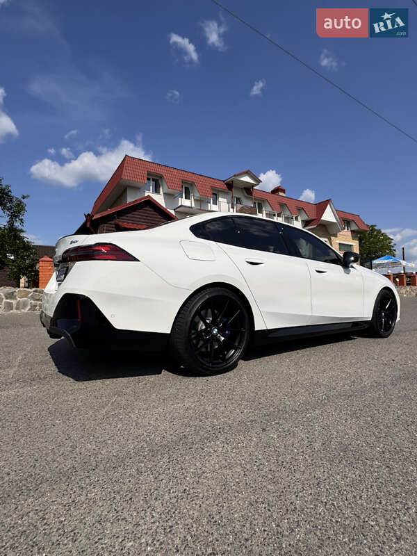 Седан BMW 5 Series 2024 в Києві