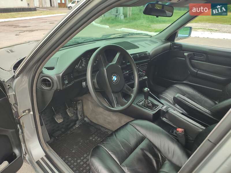 Седан BMW 5 Series 1989 в Ровно