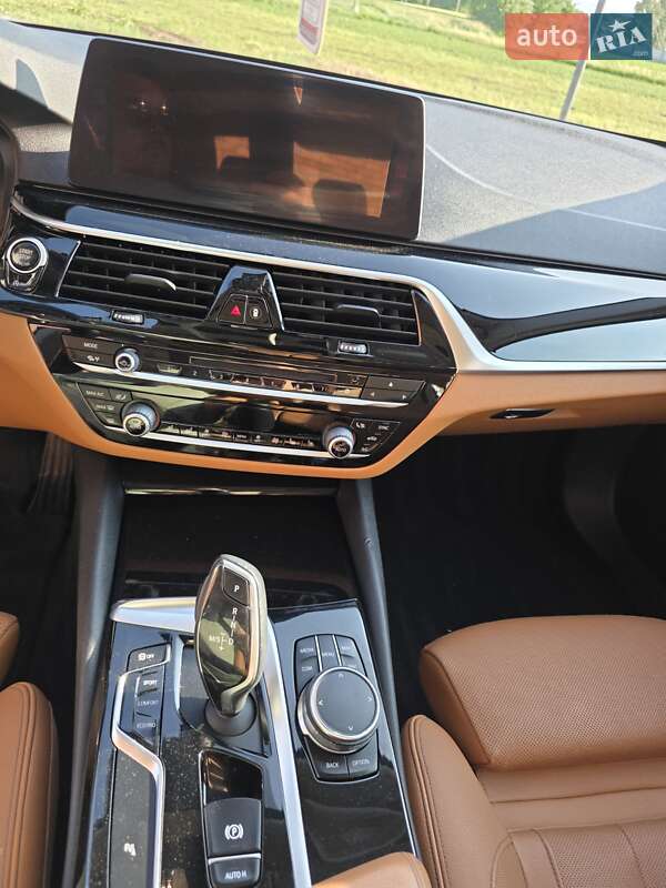 Седан BMW 5 Series 2017 в Черновцах