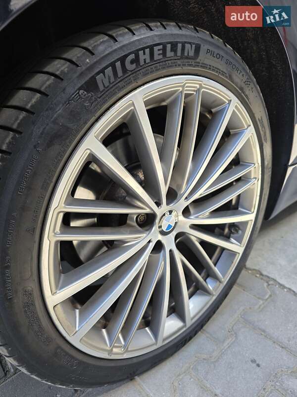 Седан BMW 5 Series 2017 в Черновцах