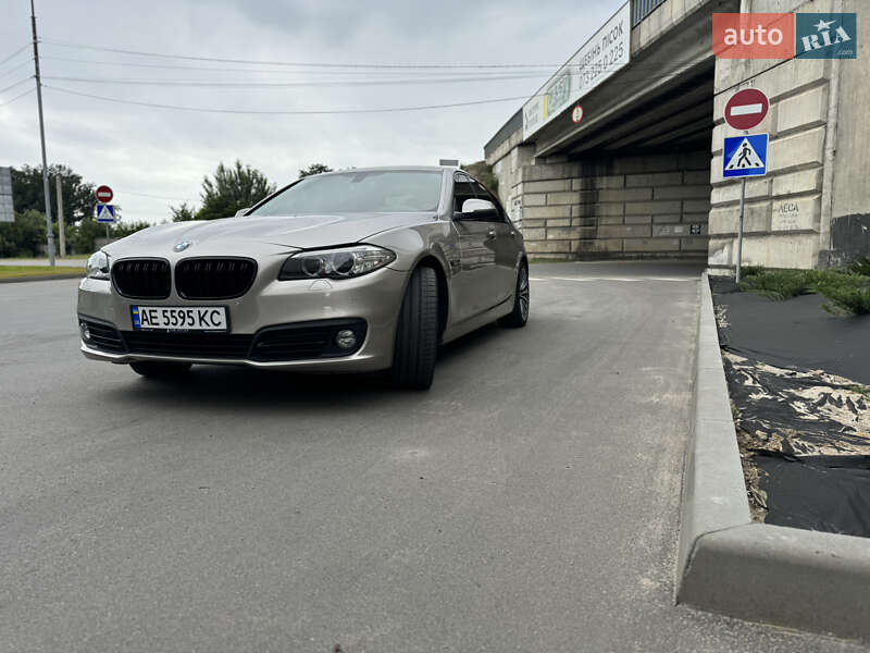 Седан BMW 5 Series 2016 в Киеве