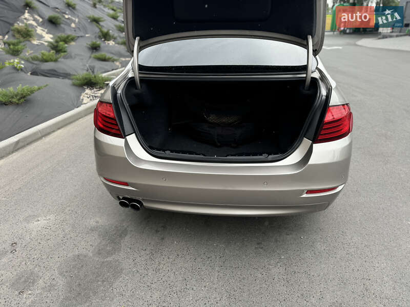 Седан BMW 5 Series 2016 в Киеве