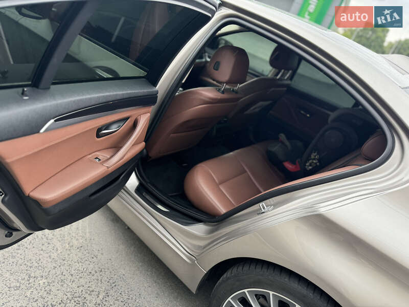 Седан BMW 5 Series 2016 в Киеве