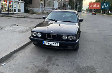 Седан BMW 5 Series 1990 в Кривом Роге