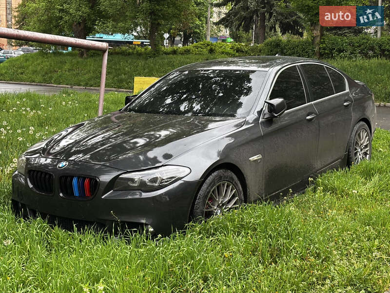 Седан BMW 5 Series 2011 в Хмельницькому