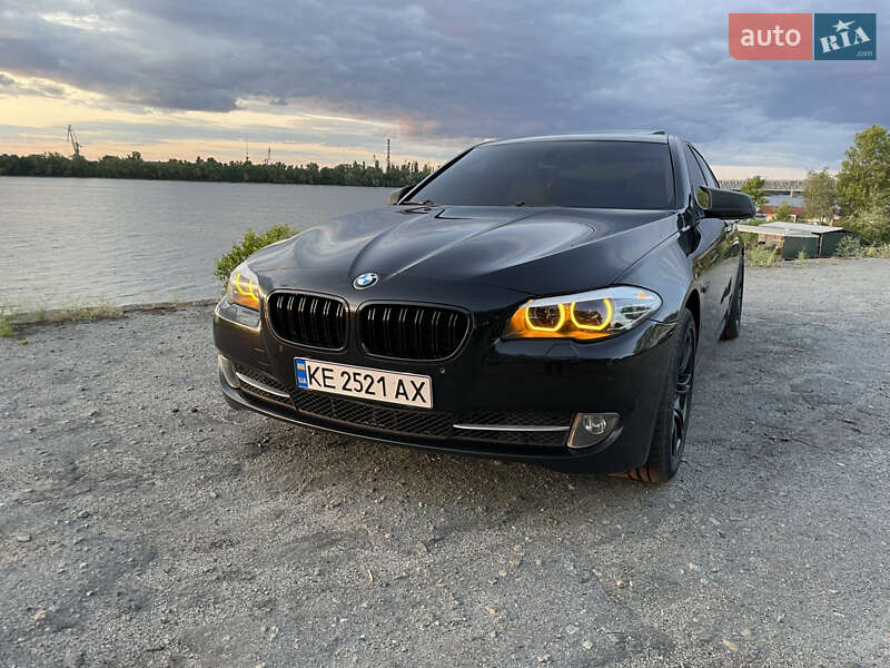 Седан BMW 5 Series 2011 в Дніпрі