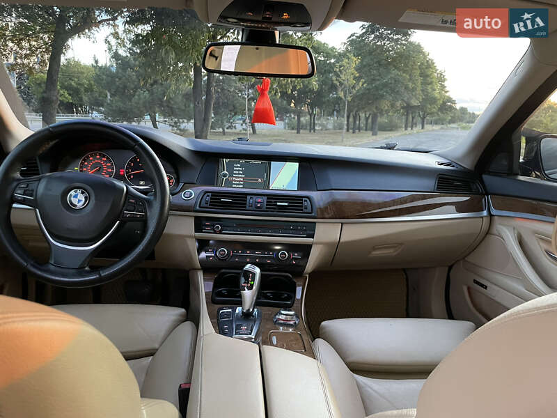 Седан BMW 5 Series 2011 в Дніпрі