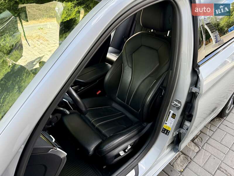 Седан BMW 5 Series 2019 в Днепре