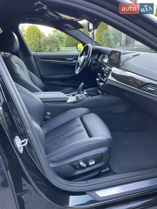Седан BMW 5 Series 2018 в Львові