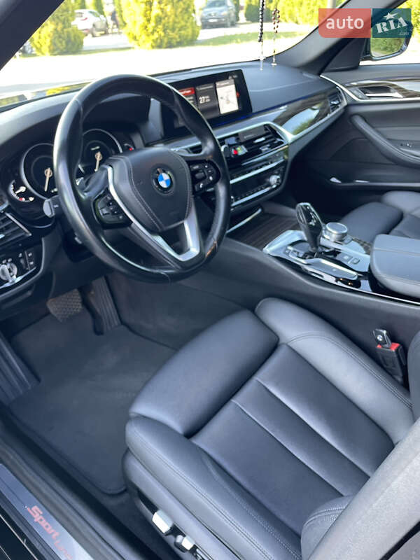 Седан BMW 5 Series 2018 в Львові