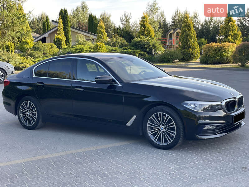 Седан BMW 5 Series 2018 в Львові