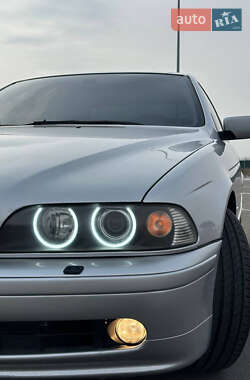 Седан BMW 5 Series 2001 в Днепре