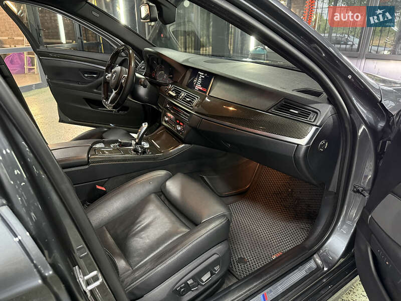 Седан BMW 5 Series 2016 в Кривому Розі