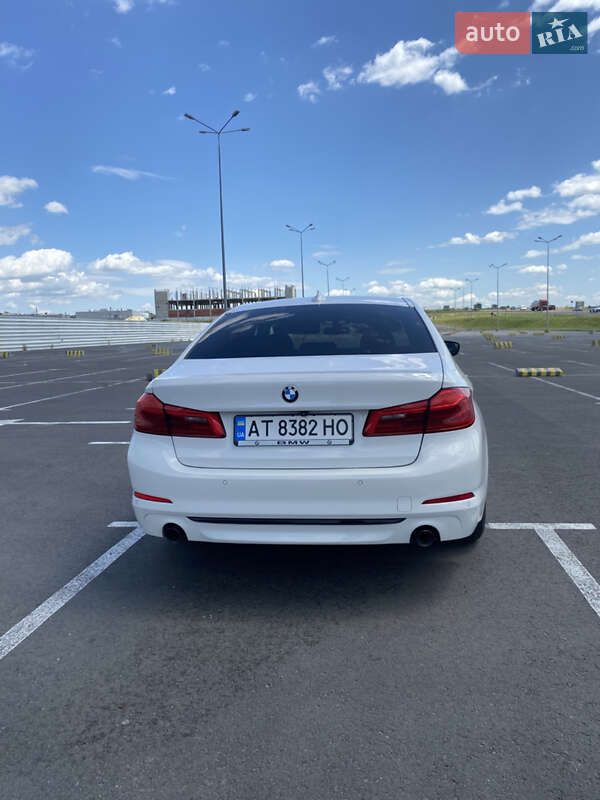 Седан BMW 5 Series 2017 в Львові