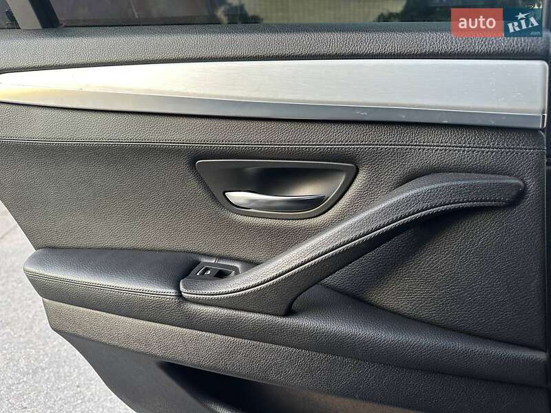 Седан BMW 5 Series 2012 в Золотоноше