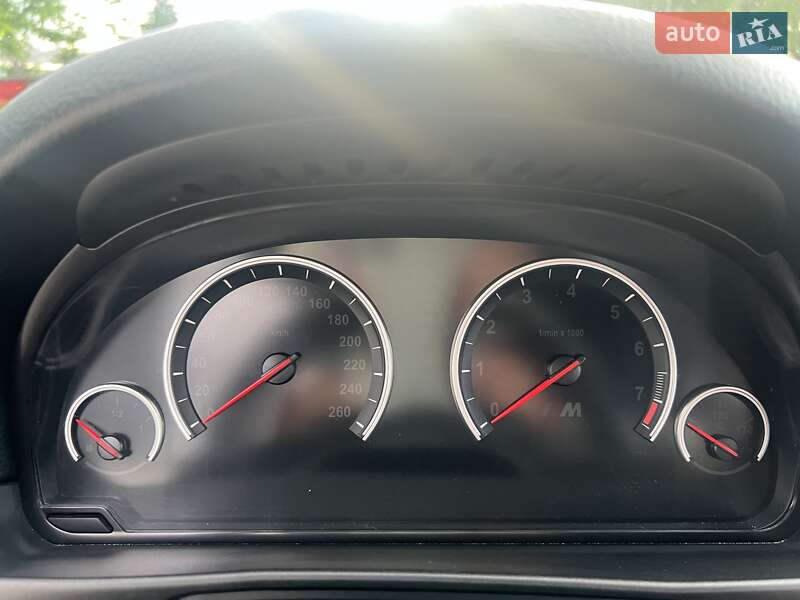 Седан BMW 5 Series 2013 в Олександрії