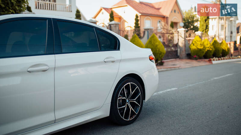 Седан BMW 5 Series 2019 в Черновцах