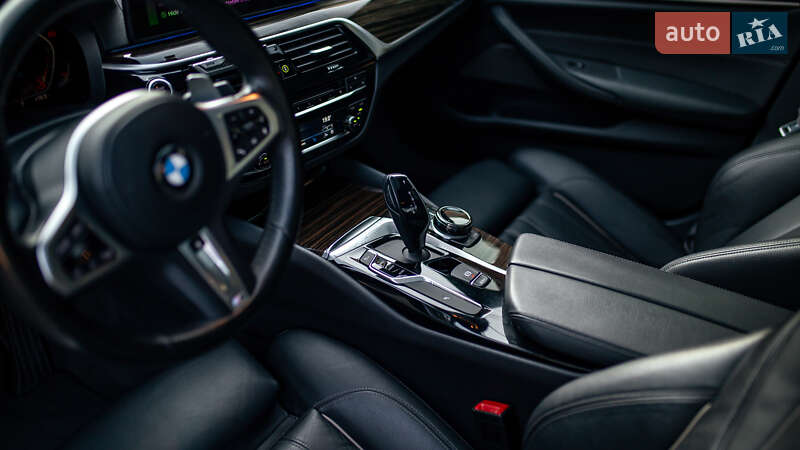 Седан BMW 5 Series 2019 в Черновцах